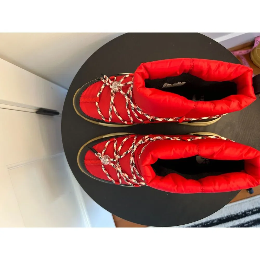 Sorel Out N About IV Mini Puffy Boots — Bright Red, Size 9 — Authentic Sample